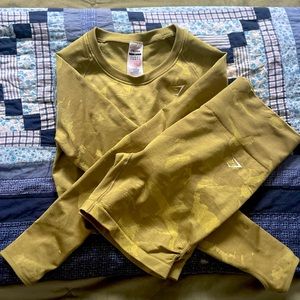 Gymshark crop top long sleeve with shorts